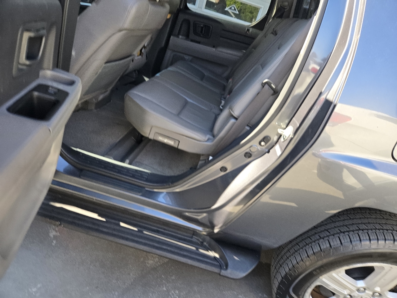 Honda Ridgeline RTL w/ Navigation 2011 Honda Ridgeline RTL w/ Navigation 2011