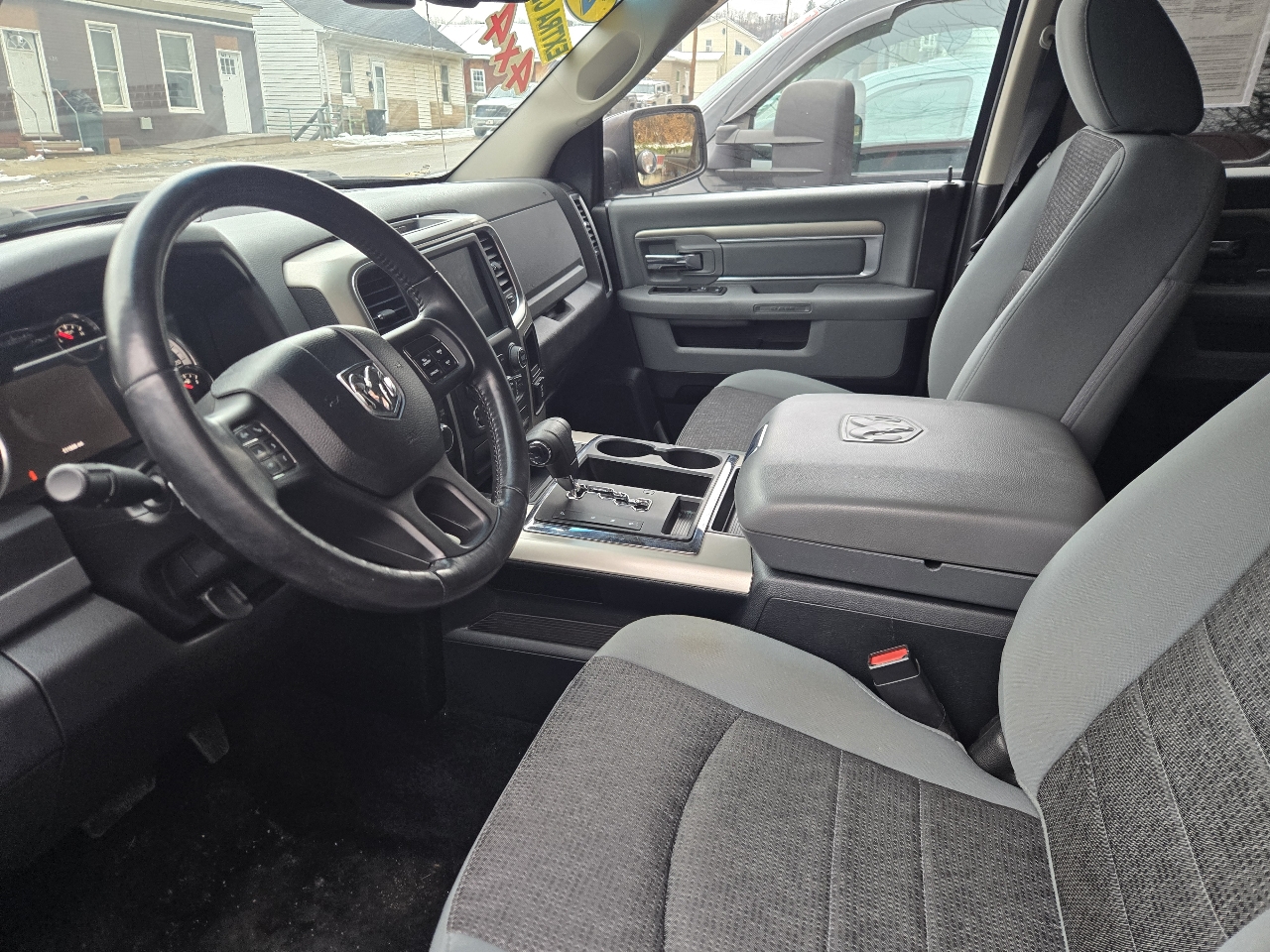 RAM 1500 SLT Crew Cab SWB 4WD 2013