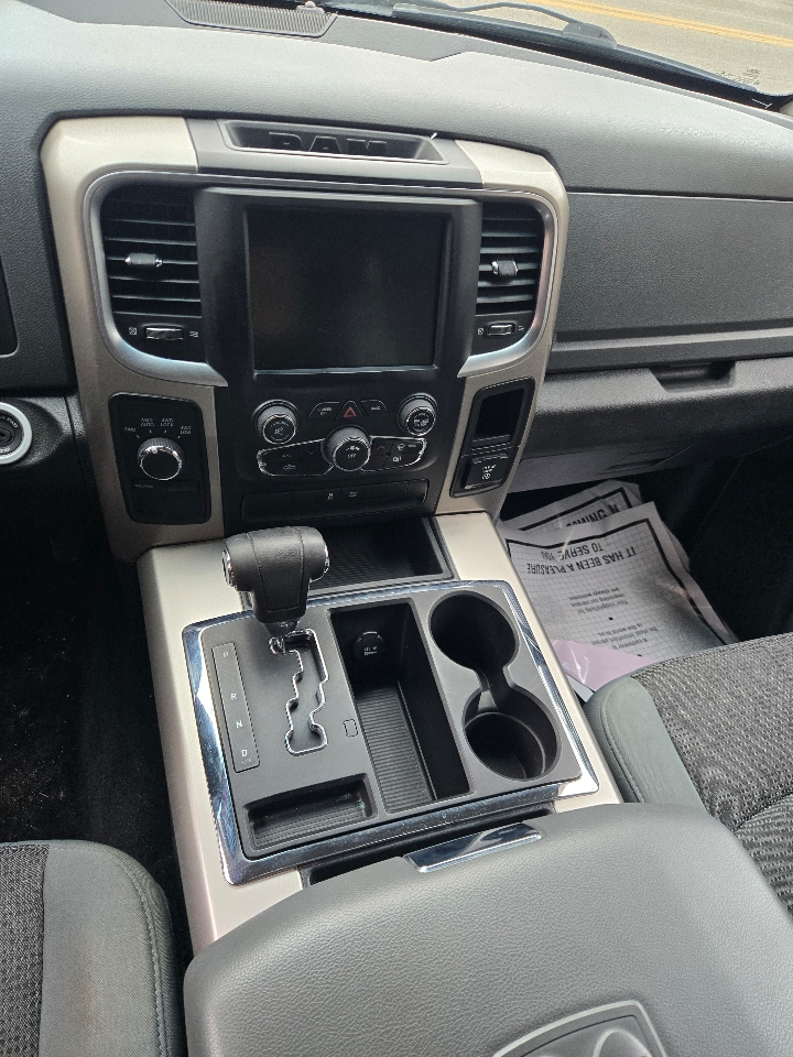 RAM 1500 SLT Crew Cab SWB 4WD 2013