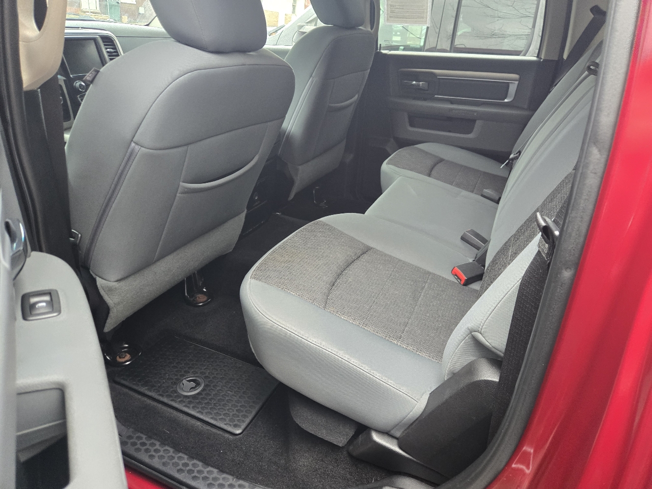 RAM 1500 SLT Crew Cab SWB 4WD 2013