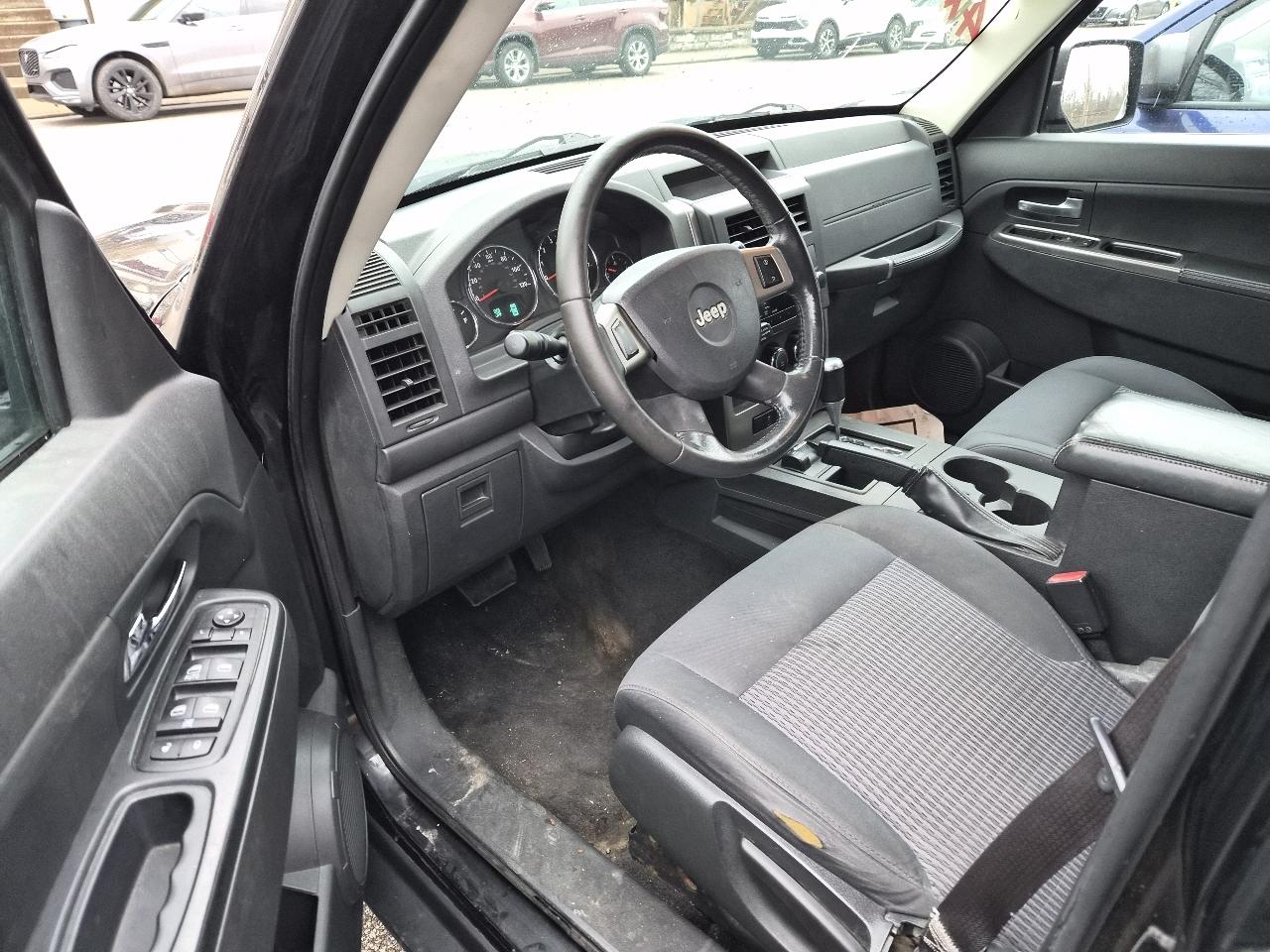 Jeep Liberty Renegade 4WD 2010