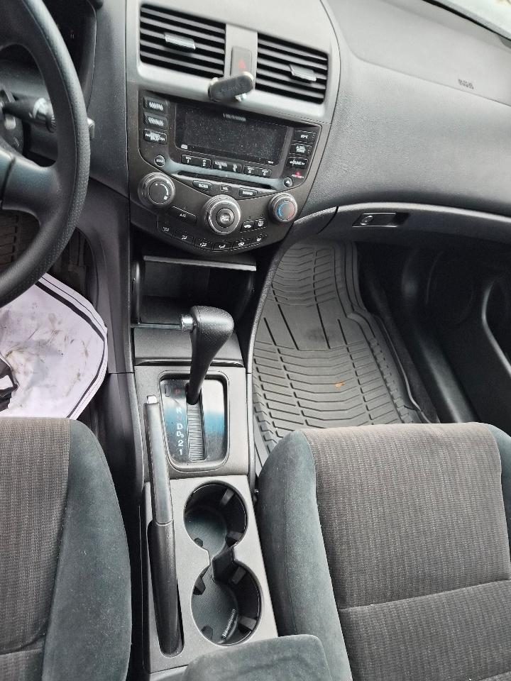 Honda Accord LX V6 sedan AT 2003