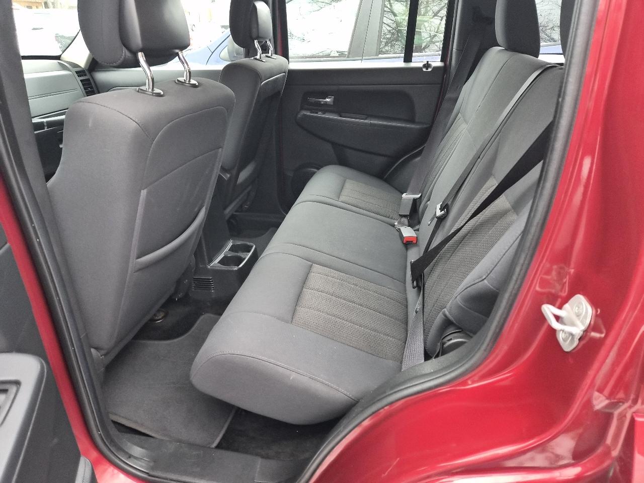 Jeep Liberty Sport 4WD 2012