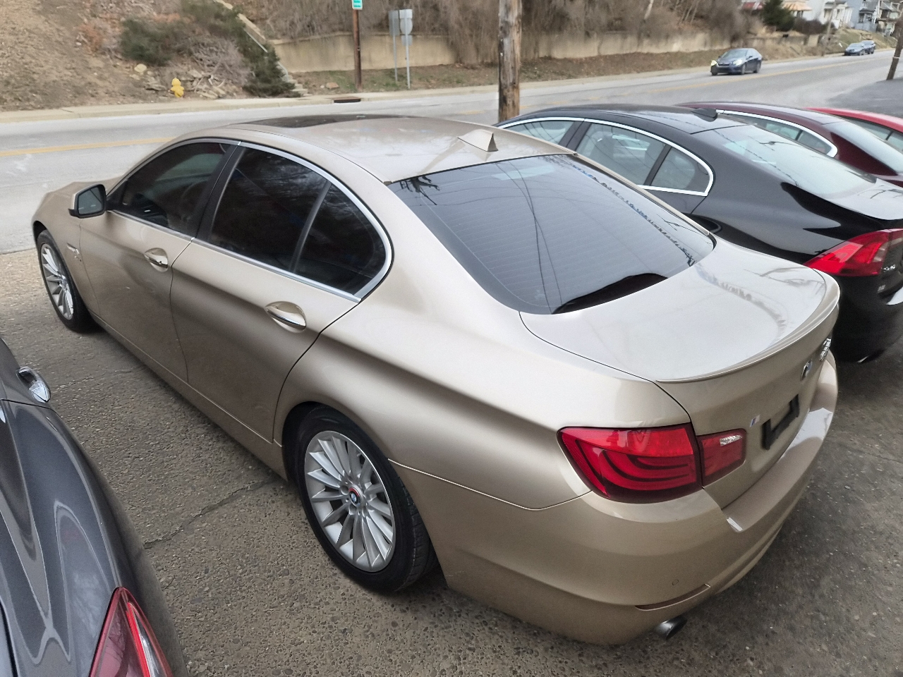 BMW 5-Series 535xi 2011