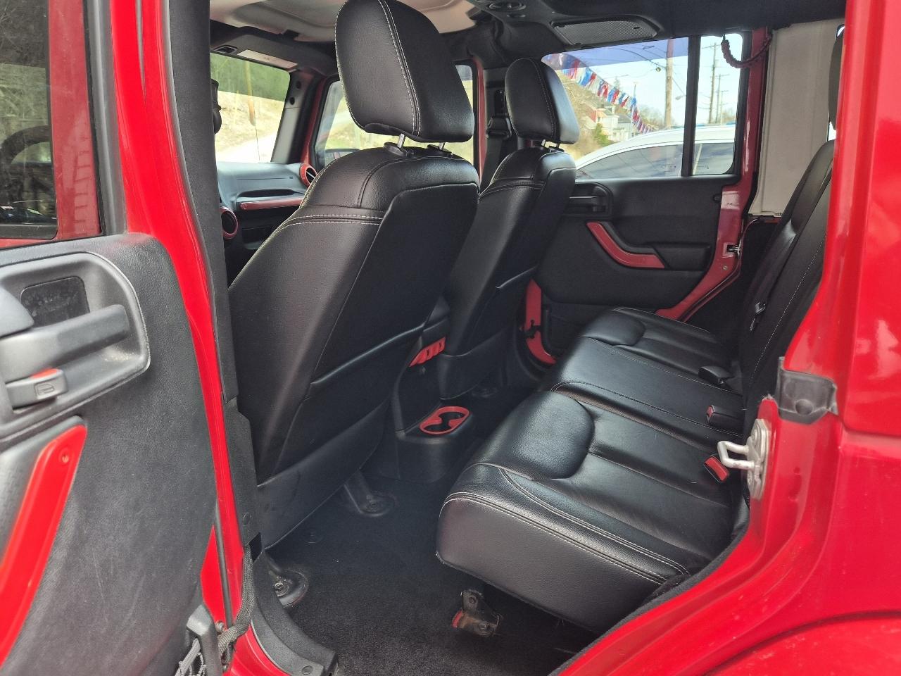 Jeep Wrangler Unlimited Sahara 4WD 2015