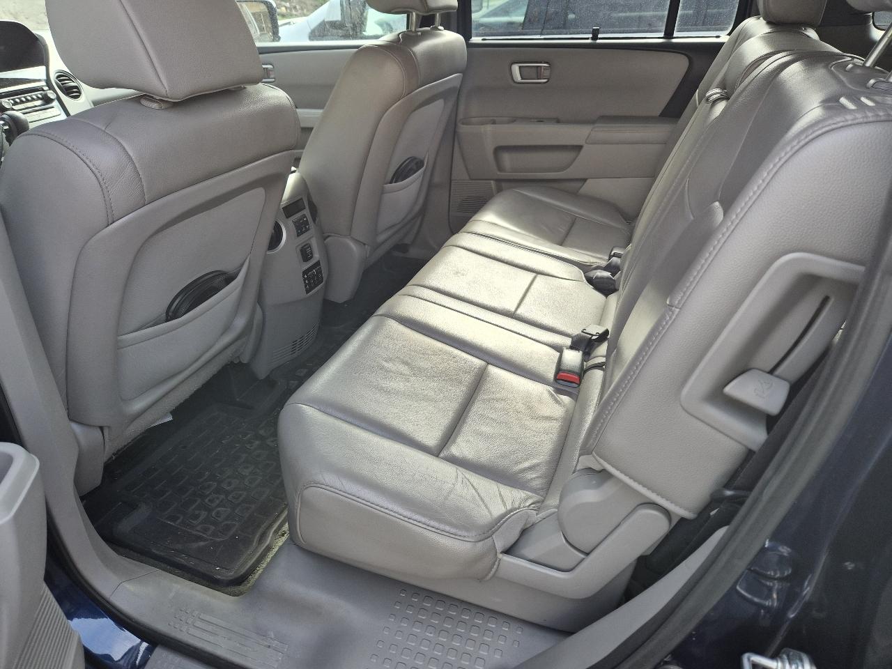 Honda Pilot Touring 4WD 5-Spd AT with DVD 2014