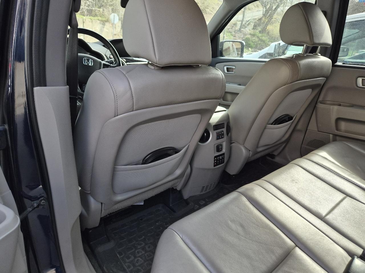 Honda Pilot Touring 4WD 5-Spd AT with DVD 2014