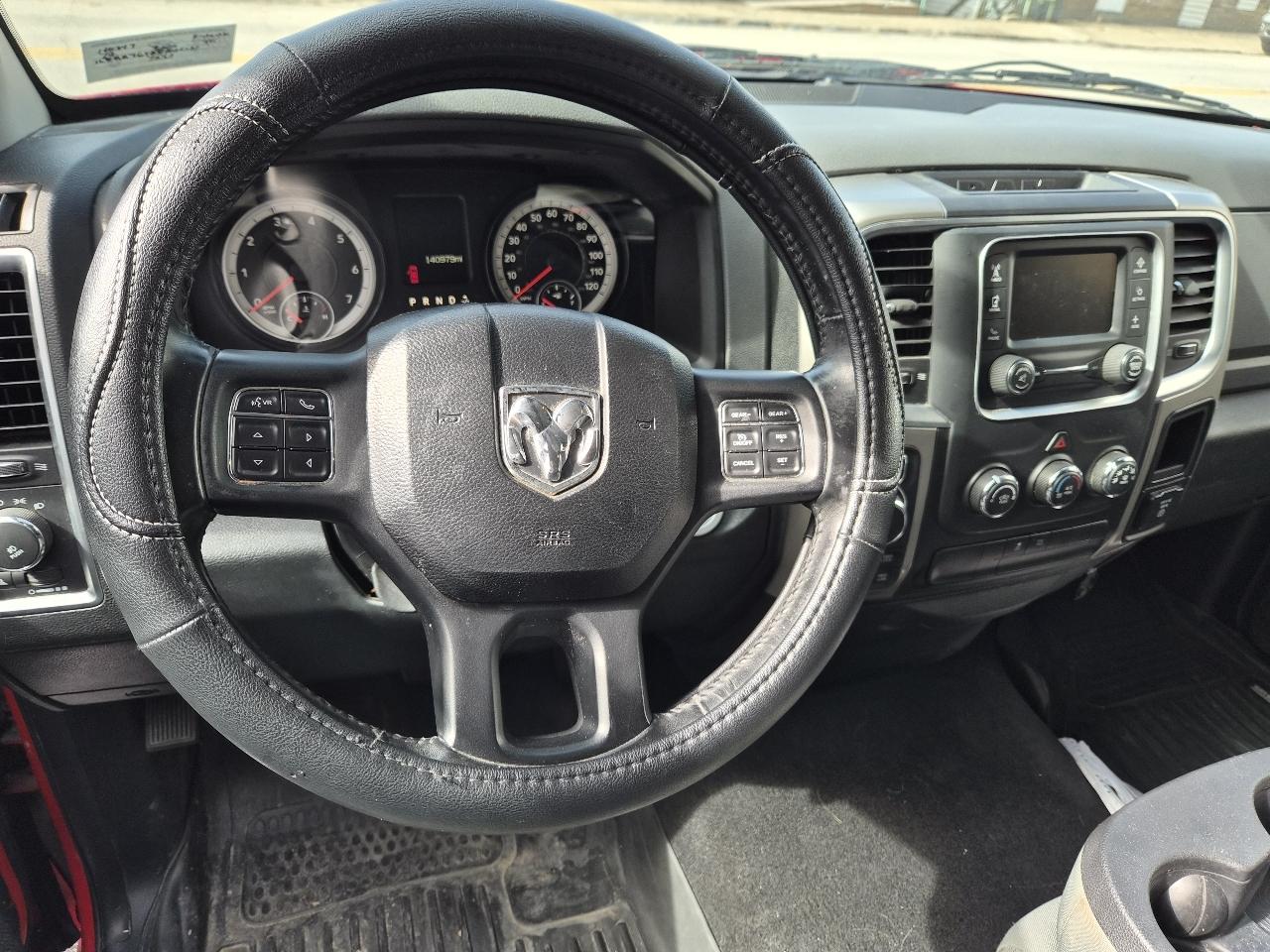 RAM 1500 SLT Quad Cab 4WD 2014