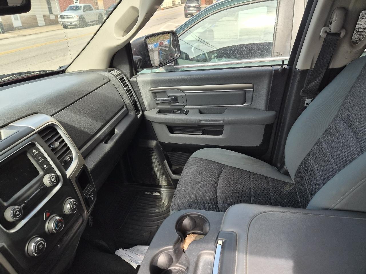 RAM 1500 SLT Quad Cab 4WD 2014