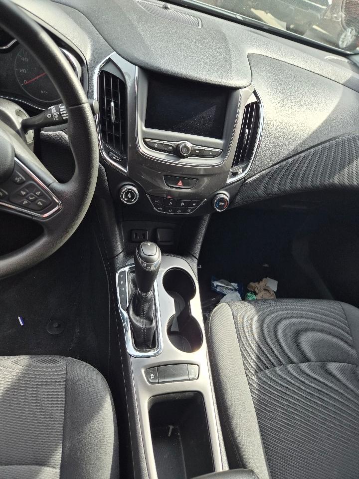 Chevrolet Cruze LS Hatchback 2019