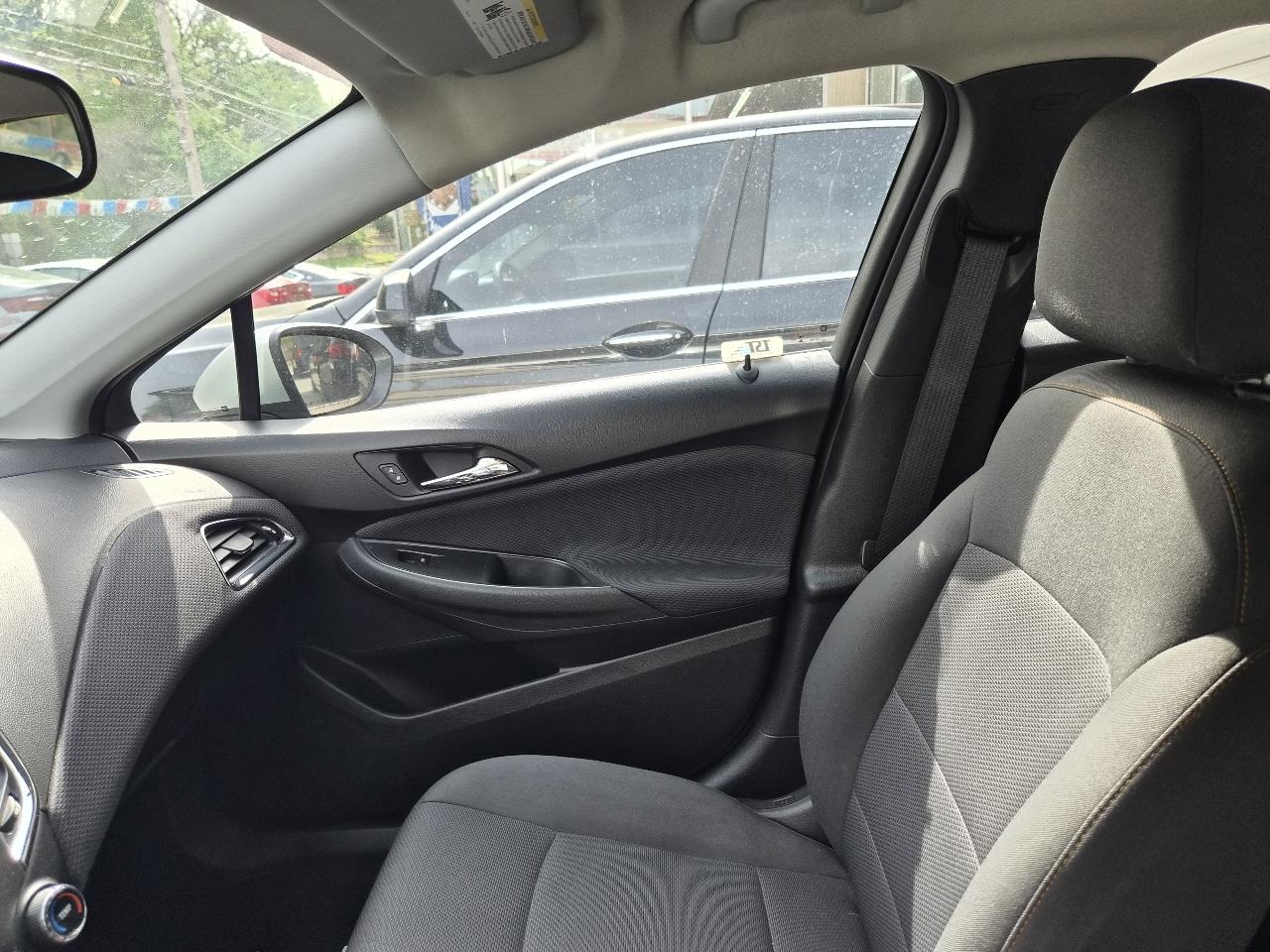 Chevrolet Cruze LS Hatchback 2019