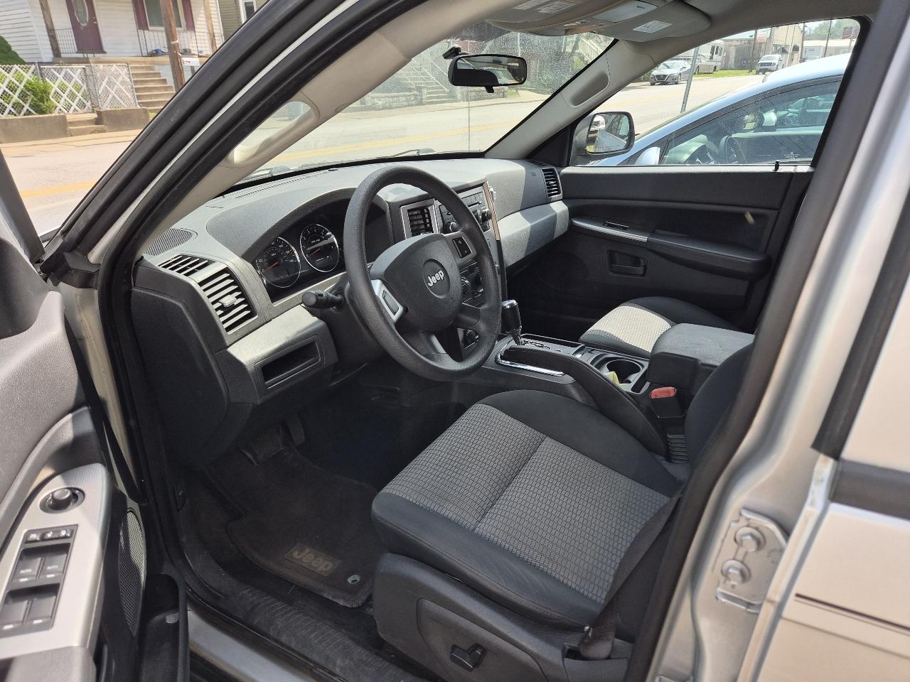 Jeep Grand Cherokee Laredo 4WD 2008