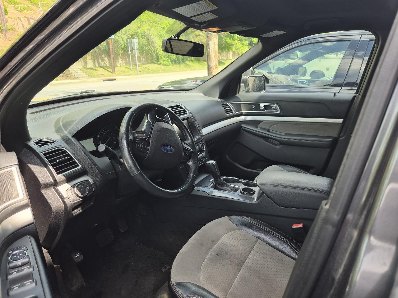 Ford Explorer XLT FWD 2017