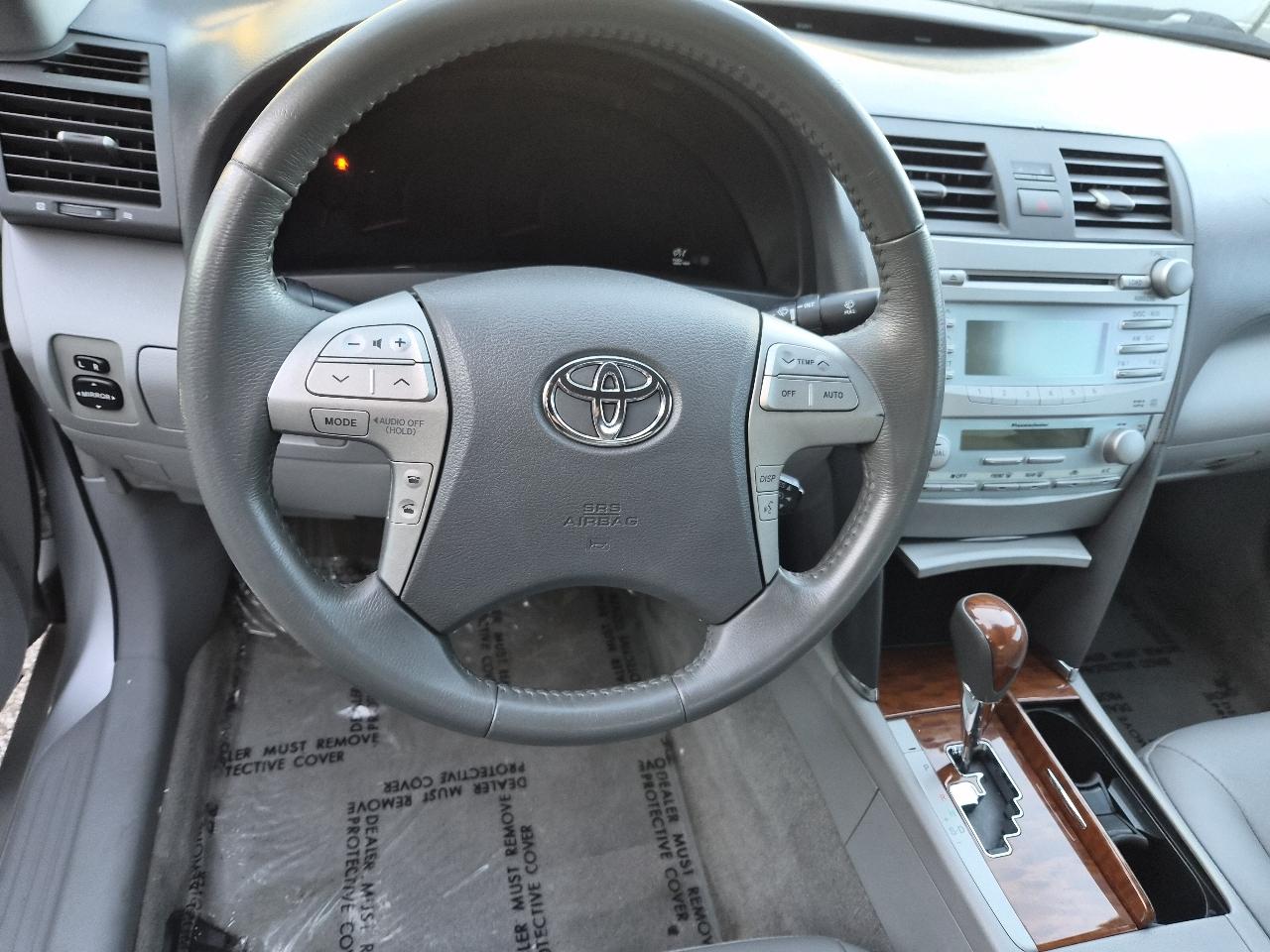 Toyota Camry LE V6 6-Spd AT 2009