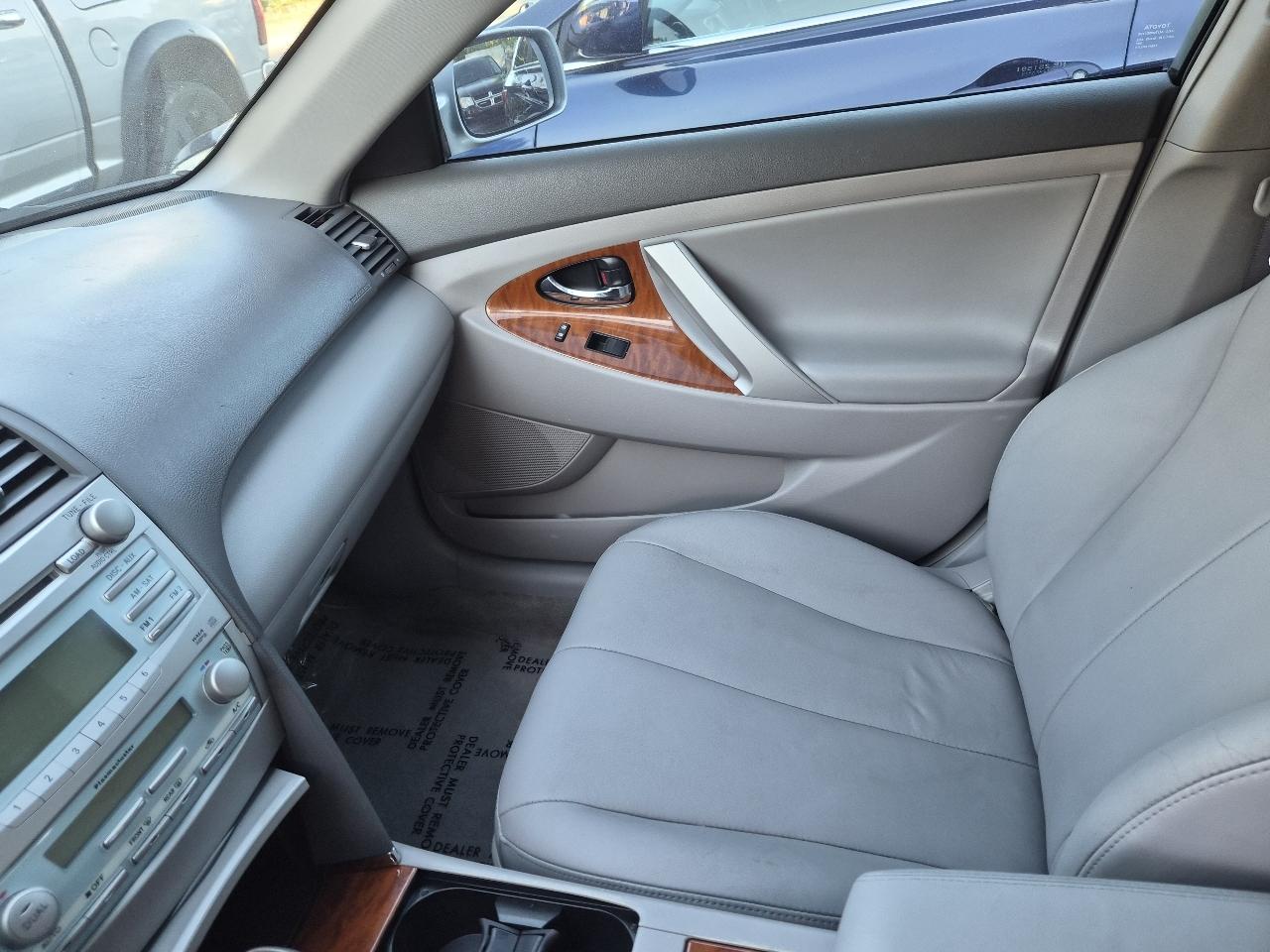 Toyota Camry LE V6 6-Spd AT 2009