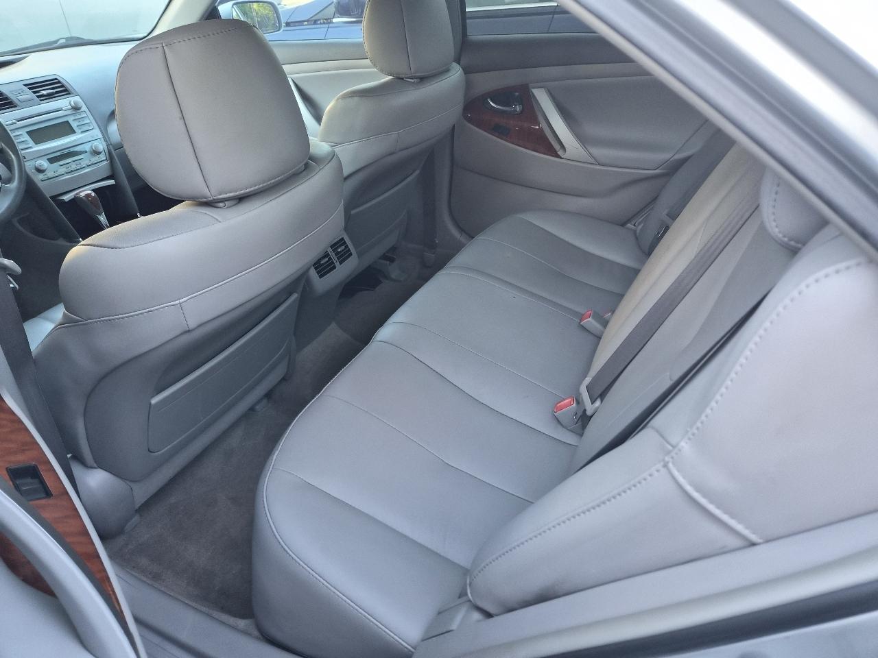 Toyota Camry LE V6 6-Spd AT 2009