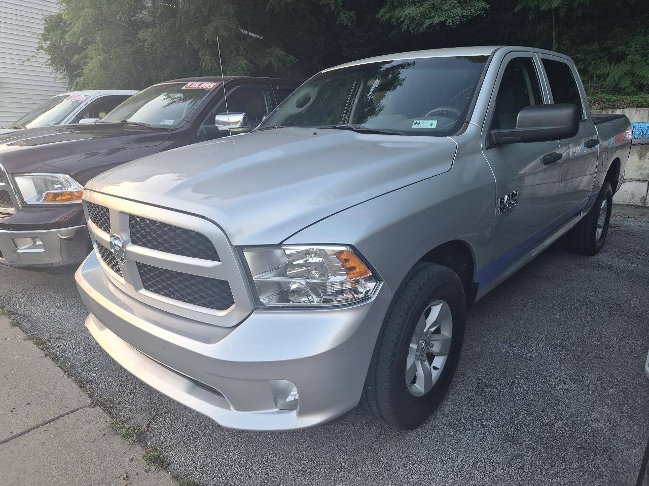 2017 RAM 1500 Express 4x4 Crew Cab 5'7's photo