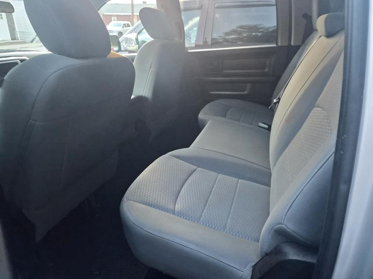 RAM 1500 Tradesman Crew Cab SWB 4WD 2017