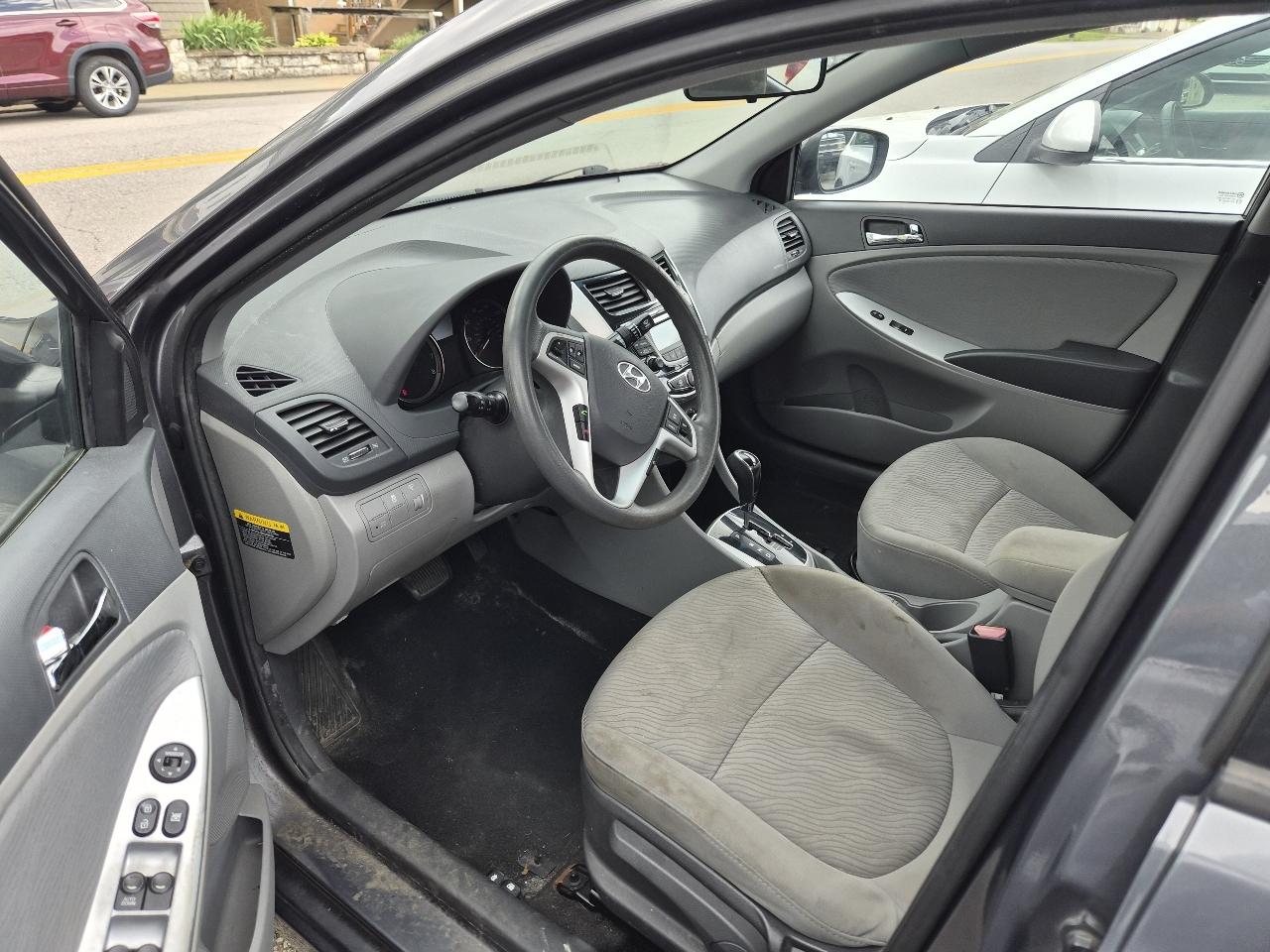 Hyundai Accent GLS 4-Door 2013
