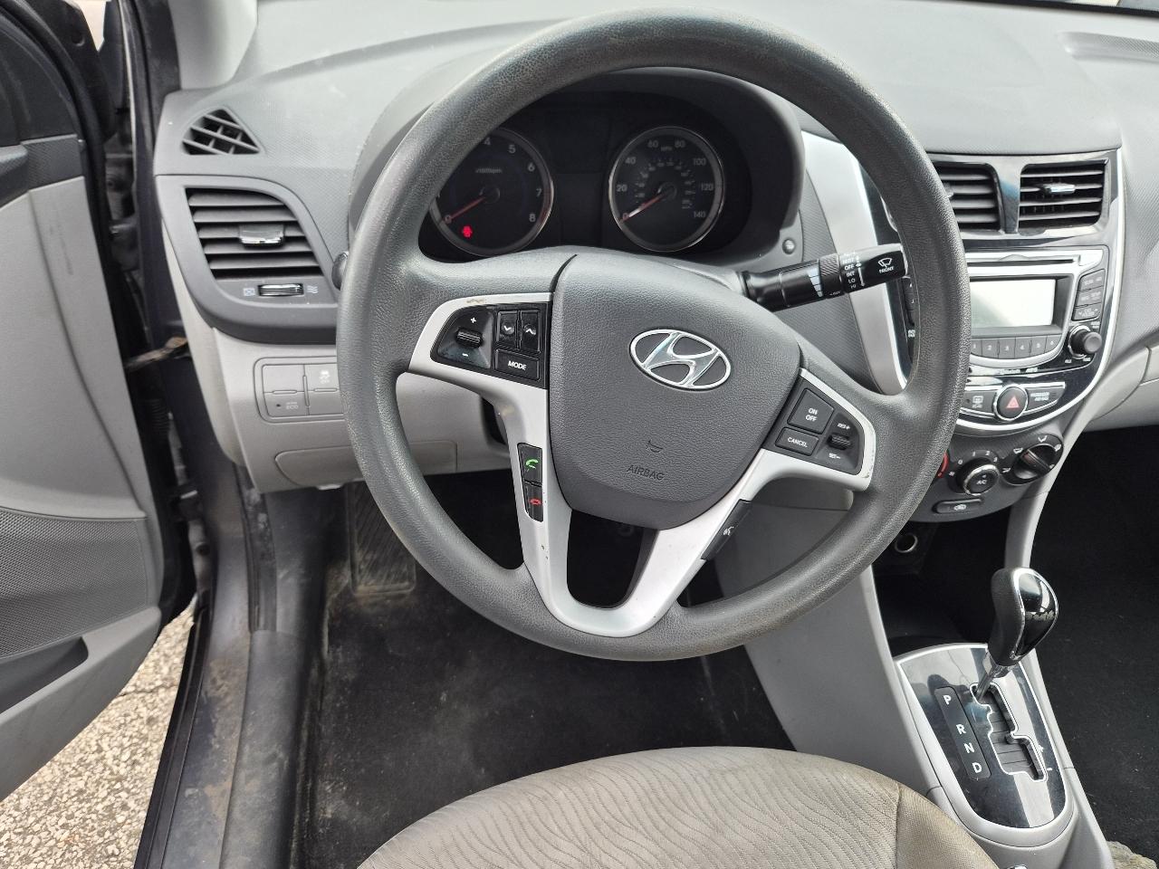 Hyundai Accent GLS 4-Door 2013