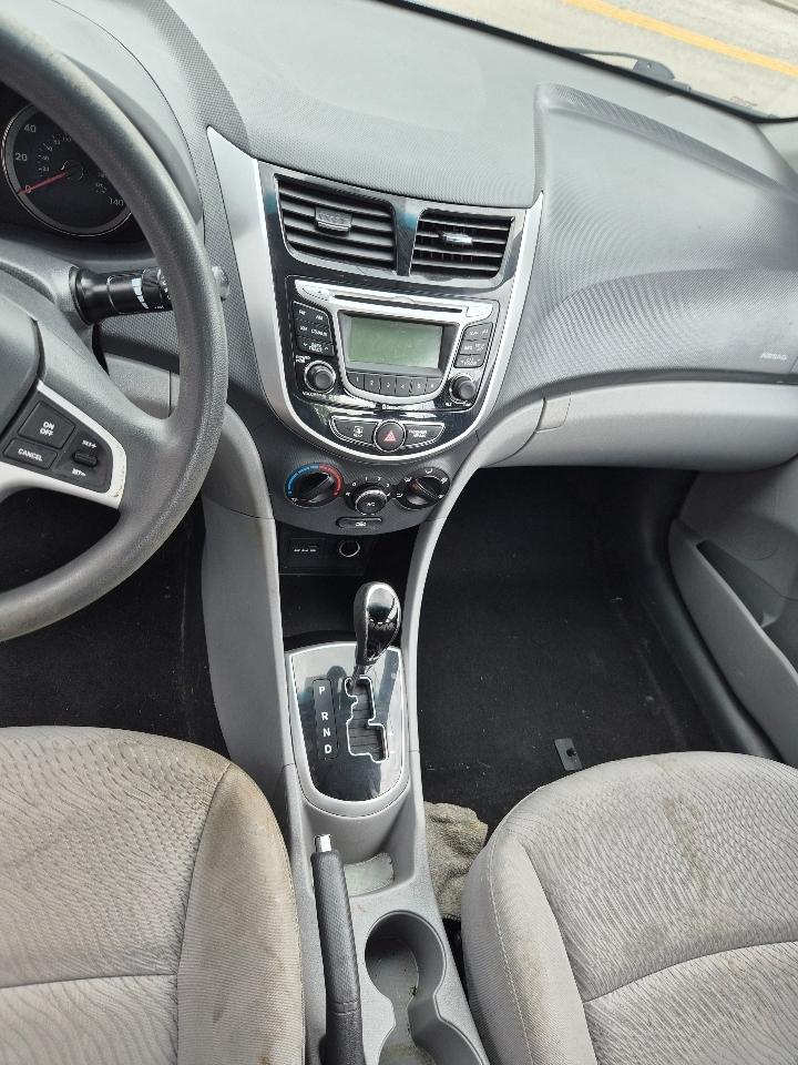 Hyundai Accent GLS 4-Door 2013