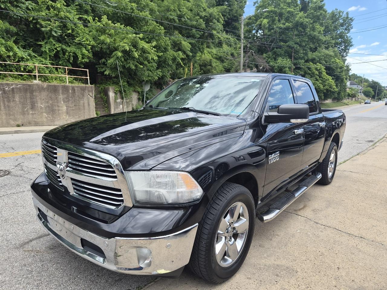 RAM 1500 SLT Crew Cab SWB 4WD 2016