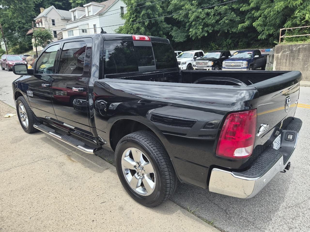 RAM 1500 SLT Crew Cab SWB 4WD 2016