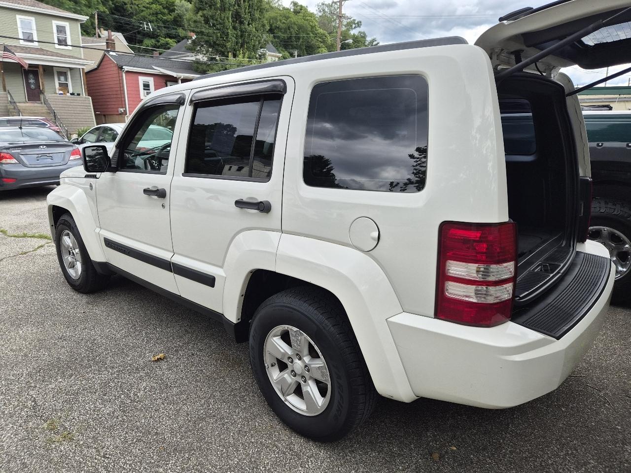 Jeep Liberty Sport 4WD 2010