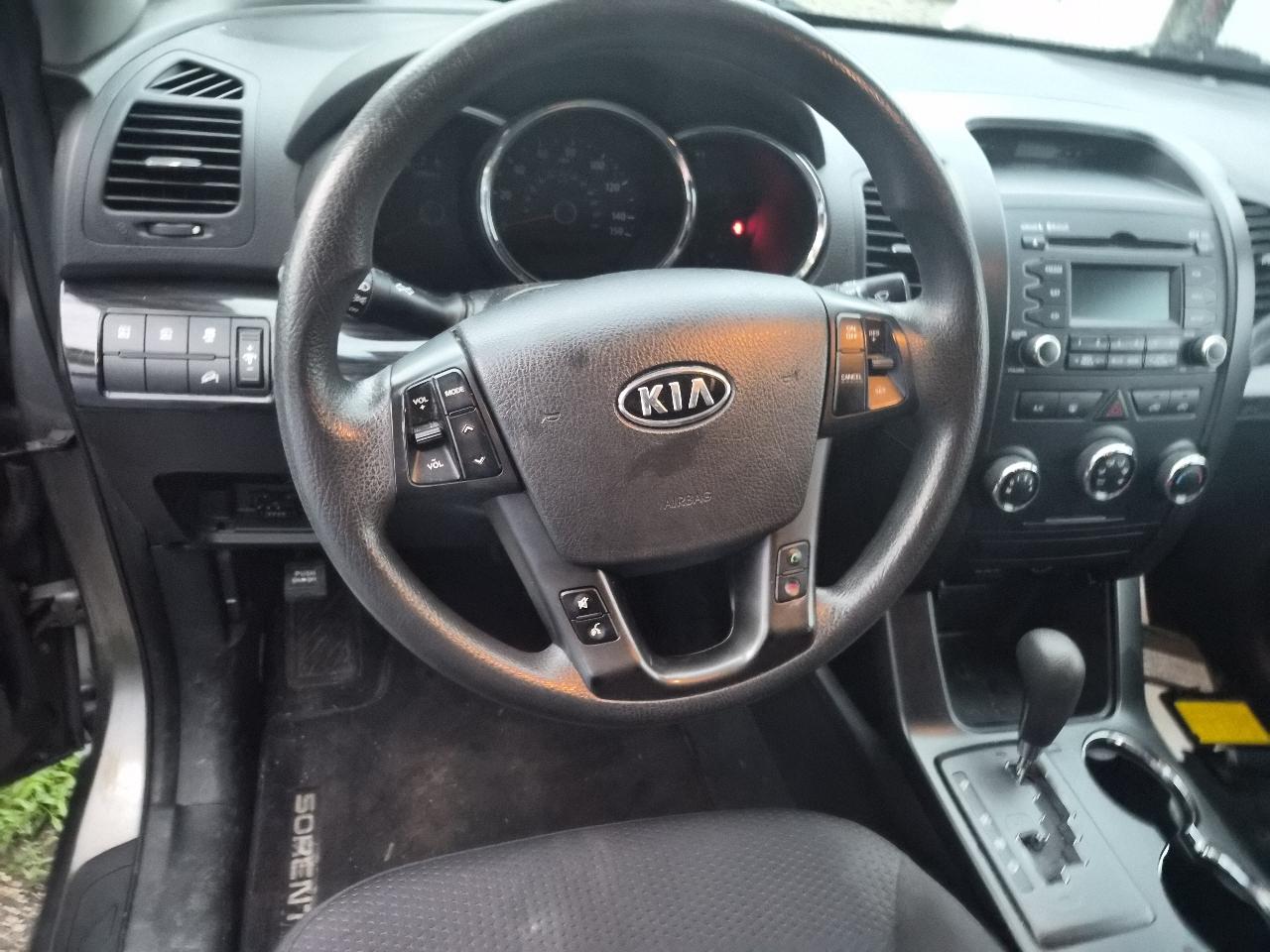 Kia Sorento LX 2WD 2011