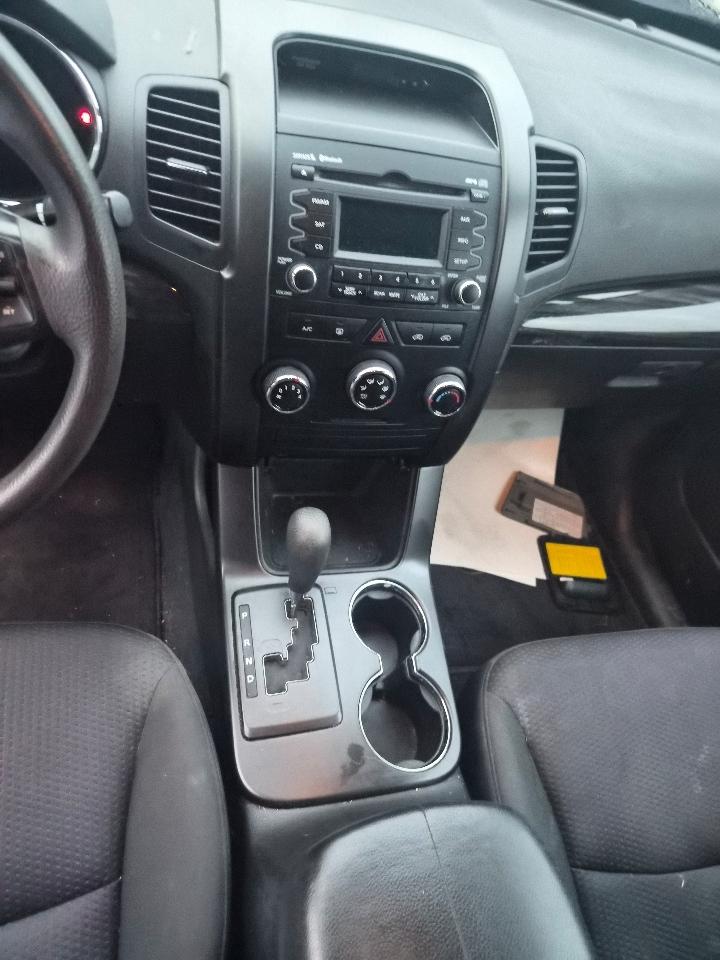 Kia Sorento LX 2WD 2011