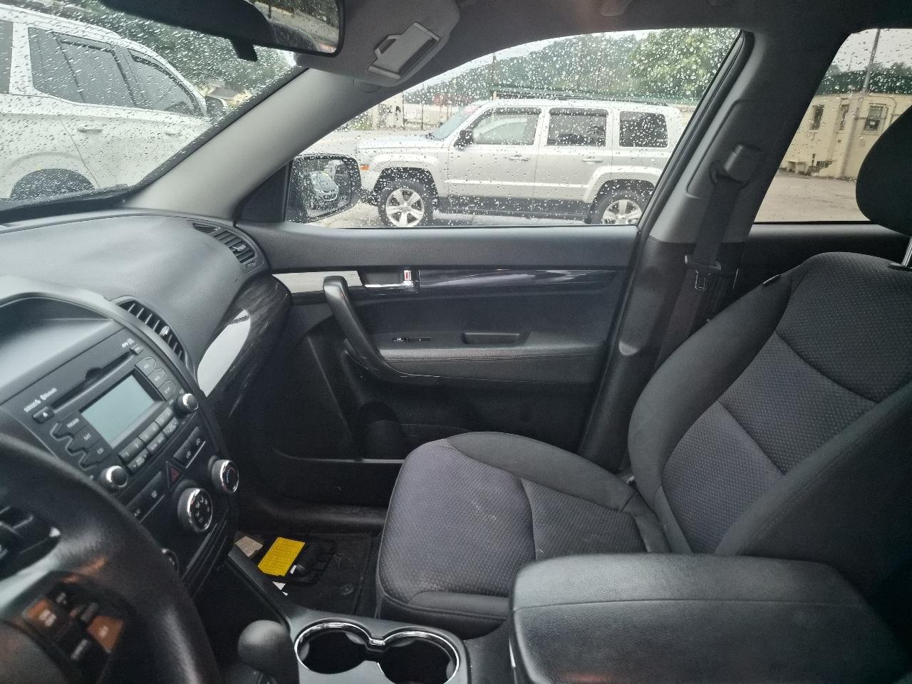 Kia Sorento LX 2WD 2011