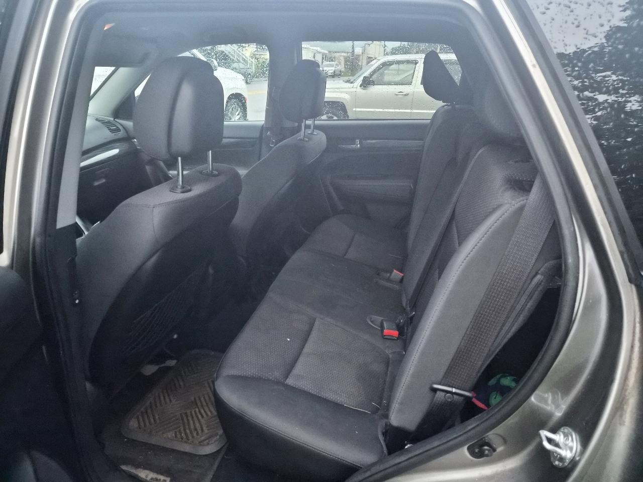 Kia Sorento LX 2WD 2011