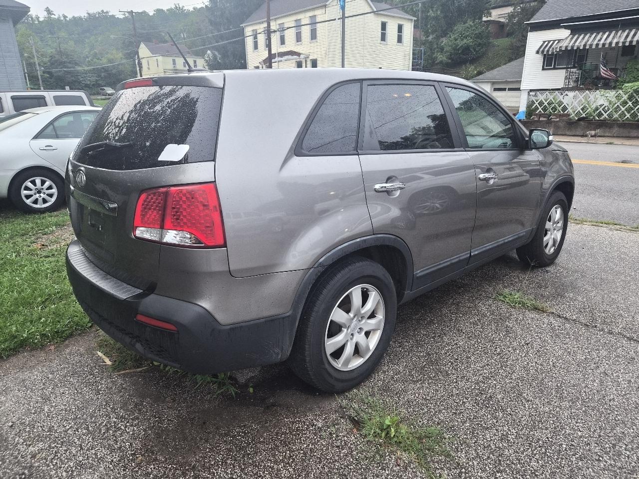 Kia Sorento LX 2WD 2011