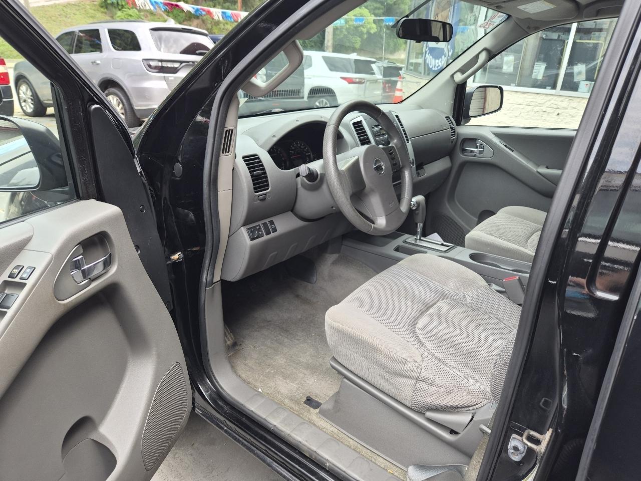 Nissan Frontier SL Crew Cab 4WD 2012