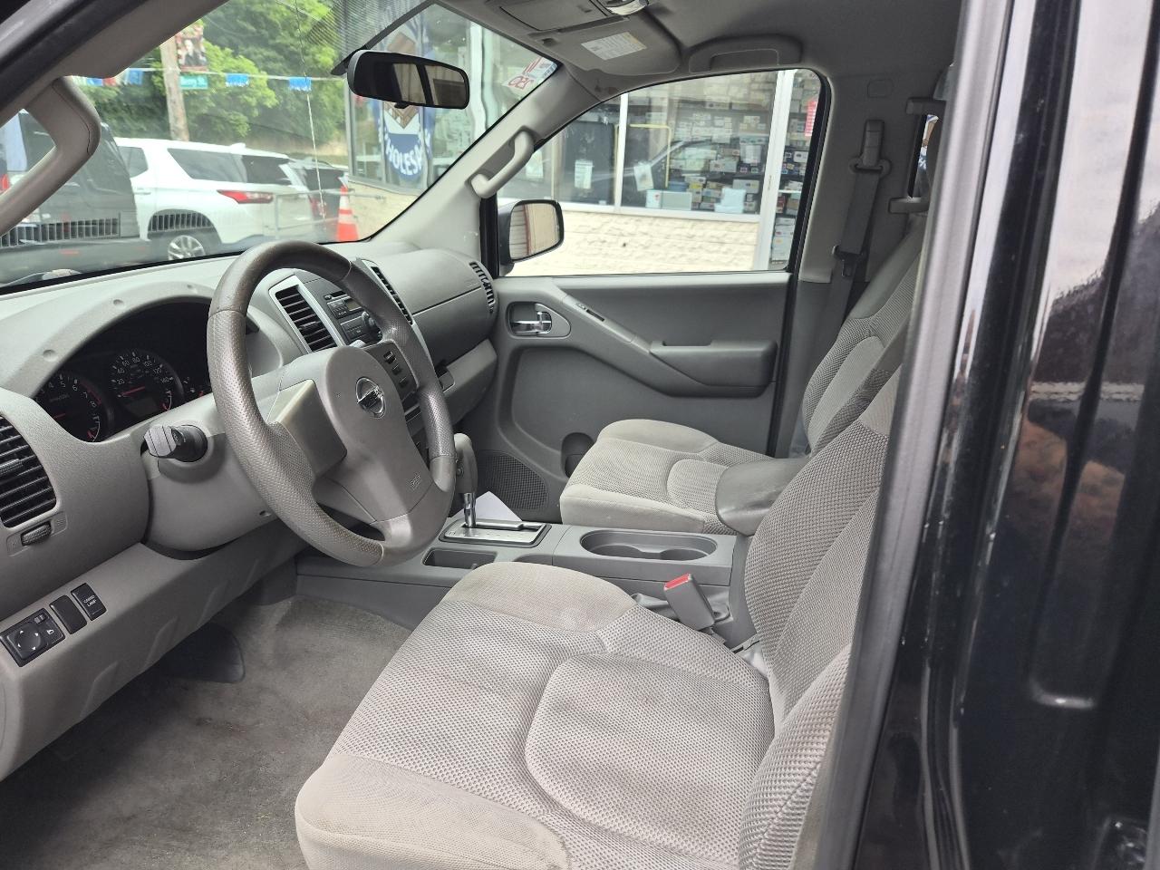 Nissan Frontier SL Crew Cab 4WD 2012