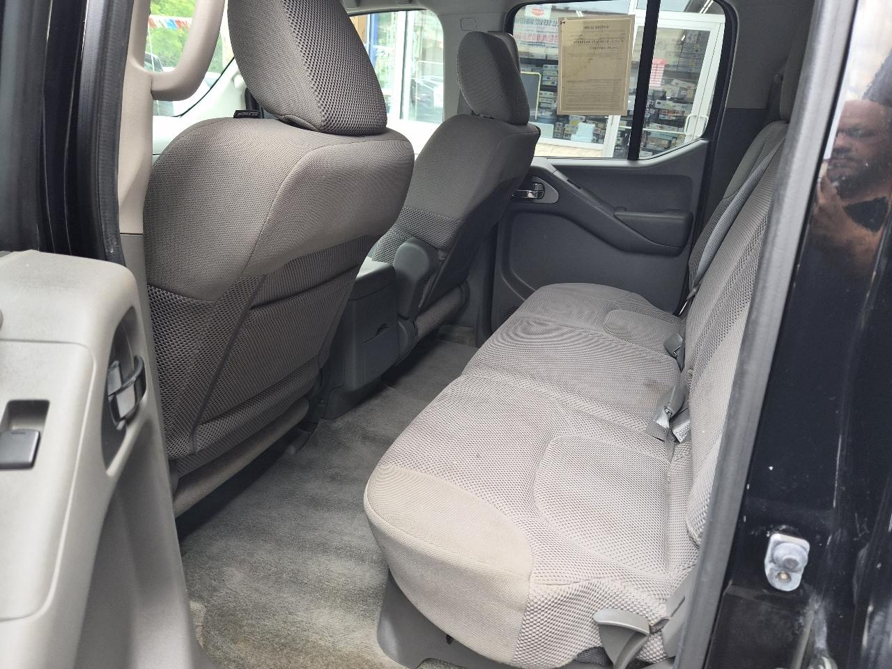 Nissan Frontier SL Crew Cab 4WD 2012