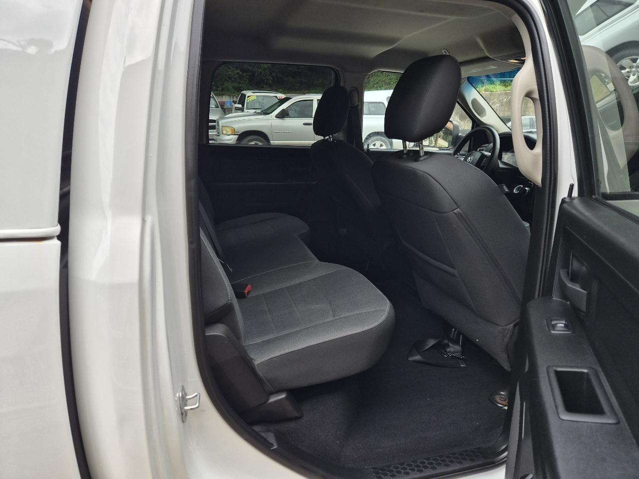 RAM 1500 Classic Tradesman Crew Cab SWB 4WD 2021