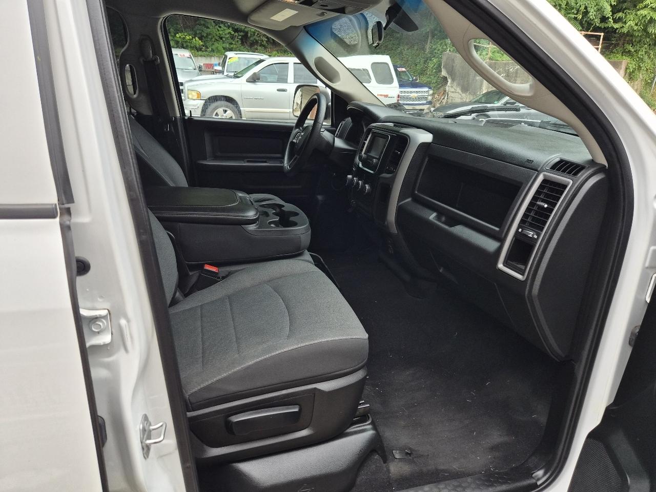 RAM 1500 Classic Tradesman Crew Cab SWB 4WD 2021