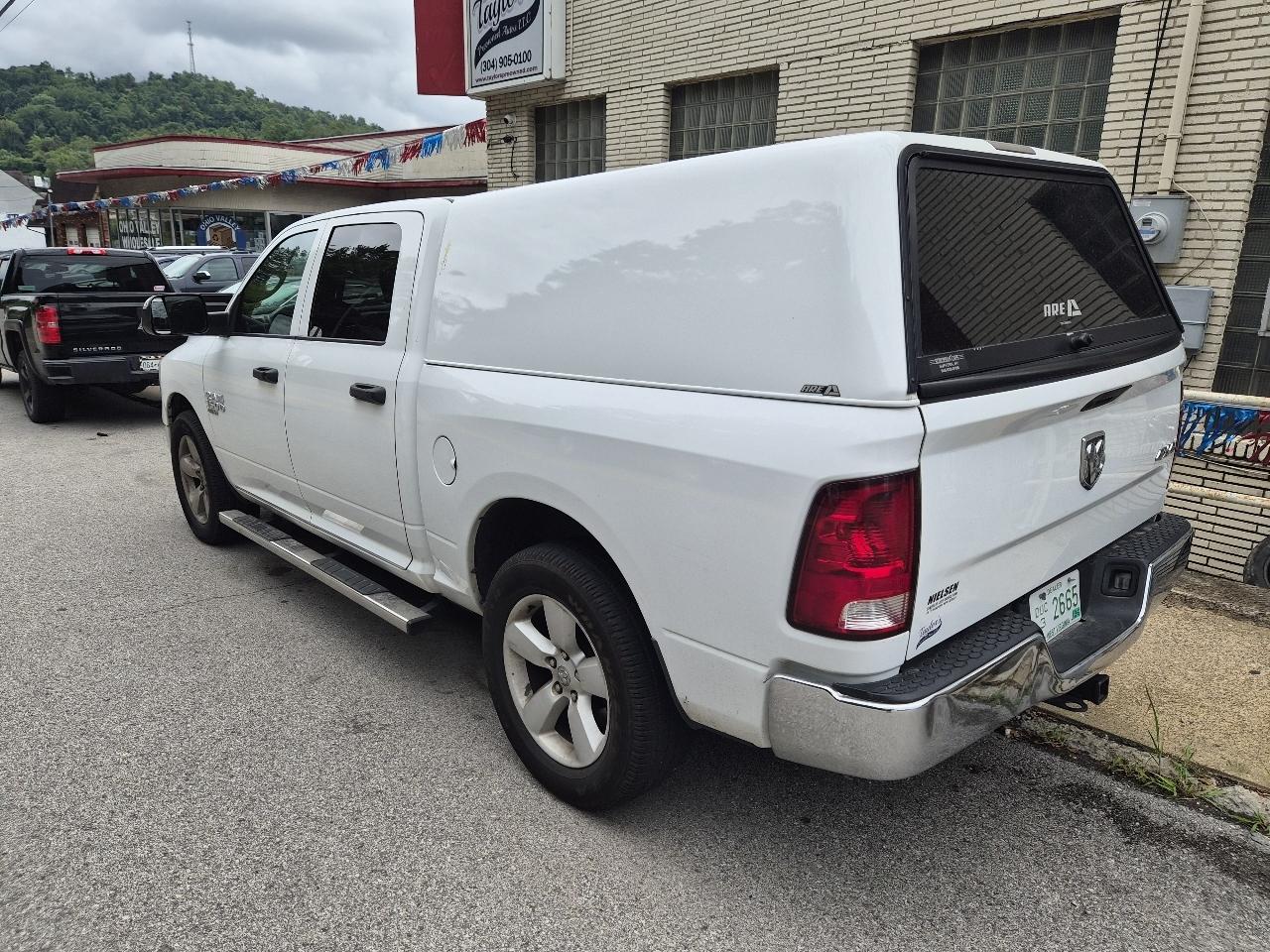 RAM 1500 Classic Tradesman Crew Cab SWB 4WD 2021
