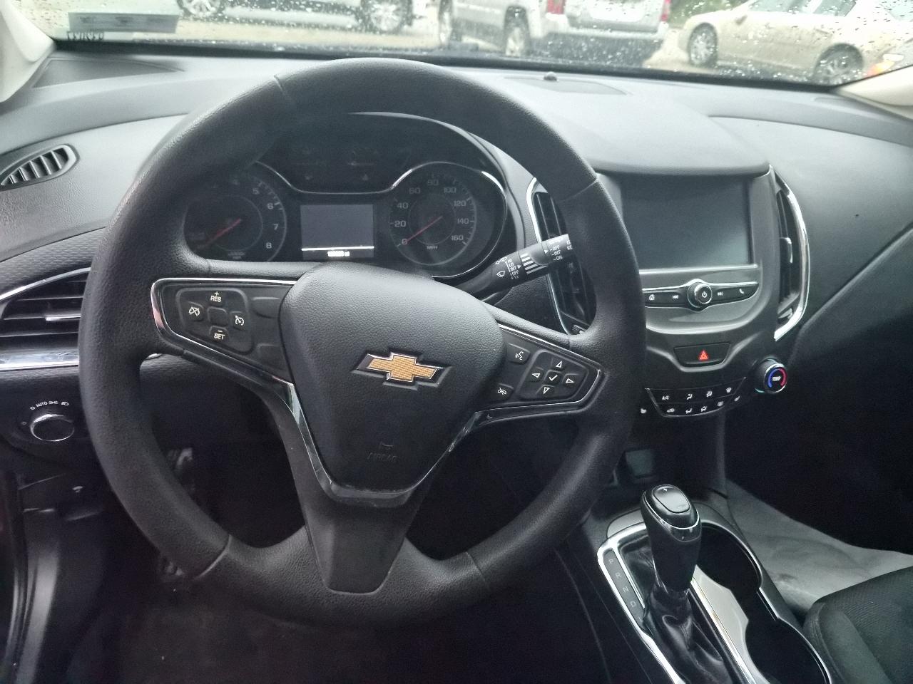 Chevrolet Cruze LT Auto Hatchback 2017