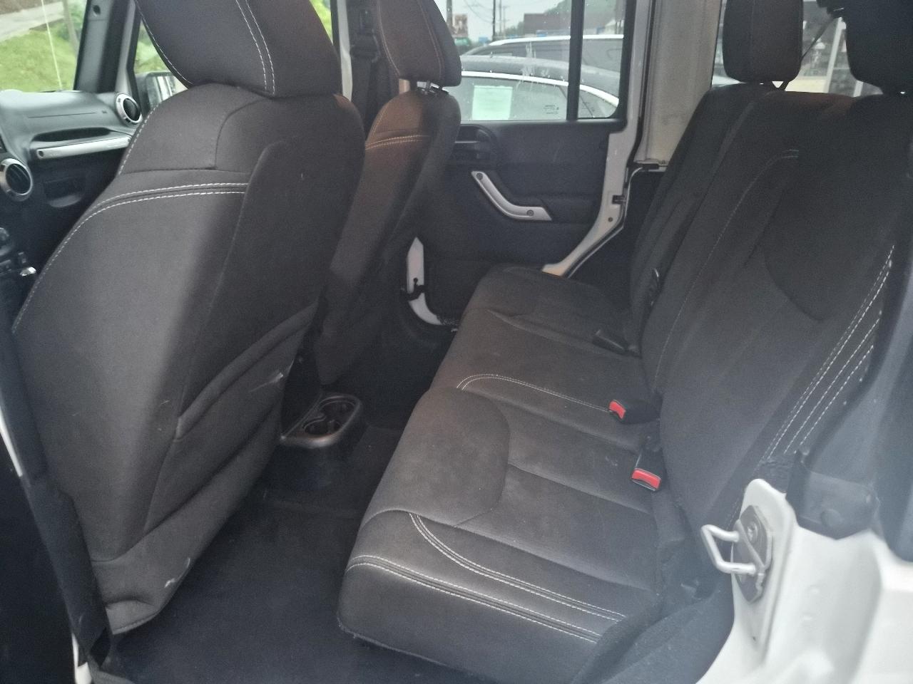Jeep Wrangler Unlimited Sahara 4WD 2015