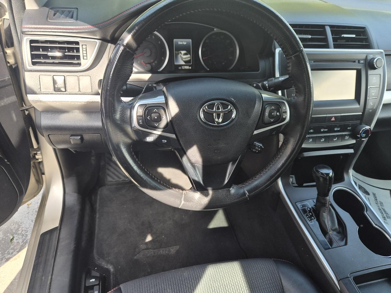 Toyota Camry photo 4