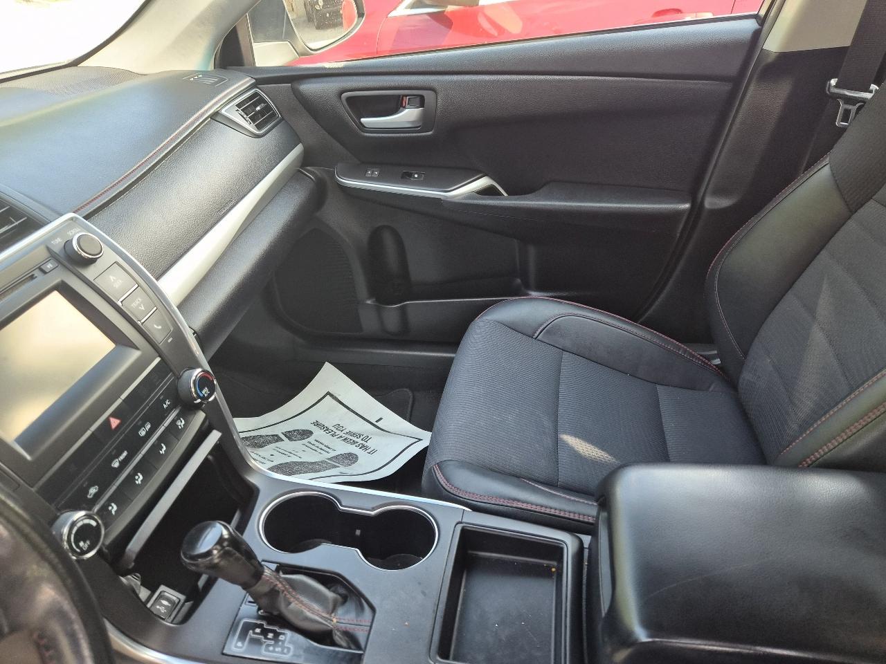 Toyota Camry photo 6