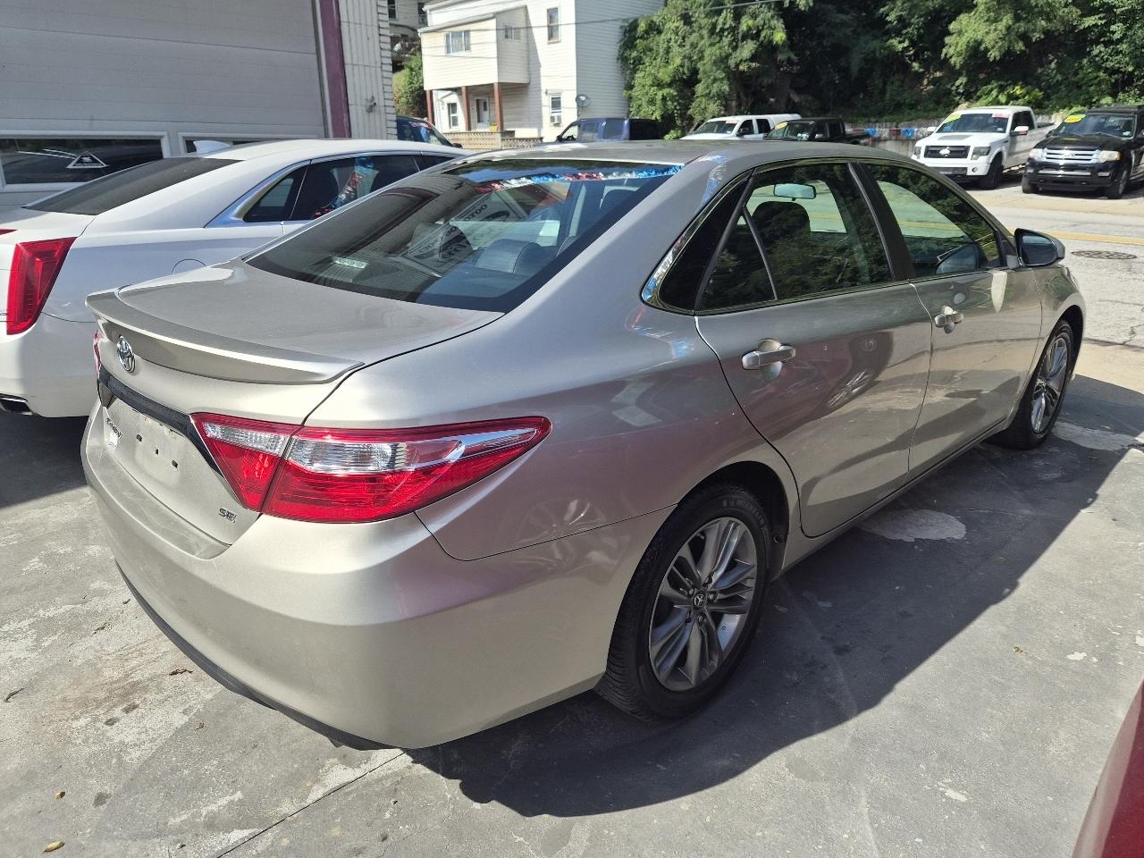Toyota Camry photo 8
