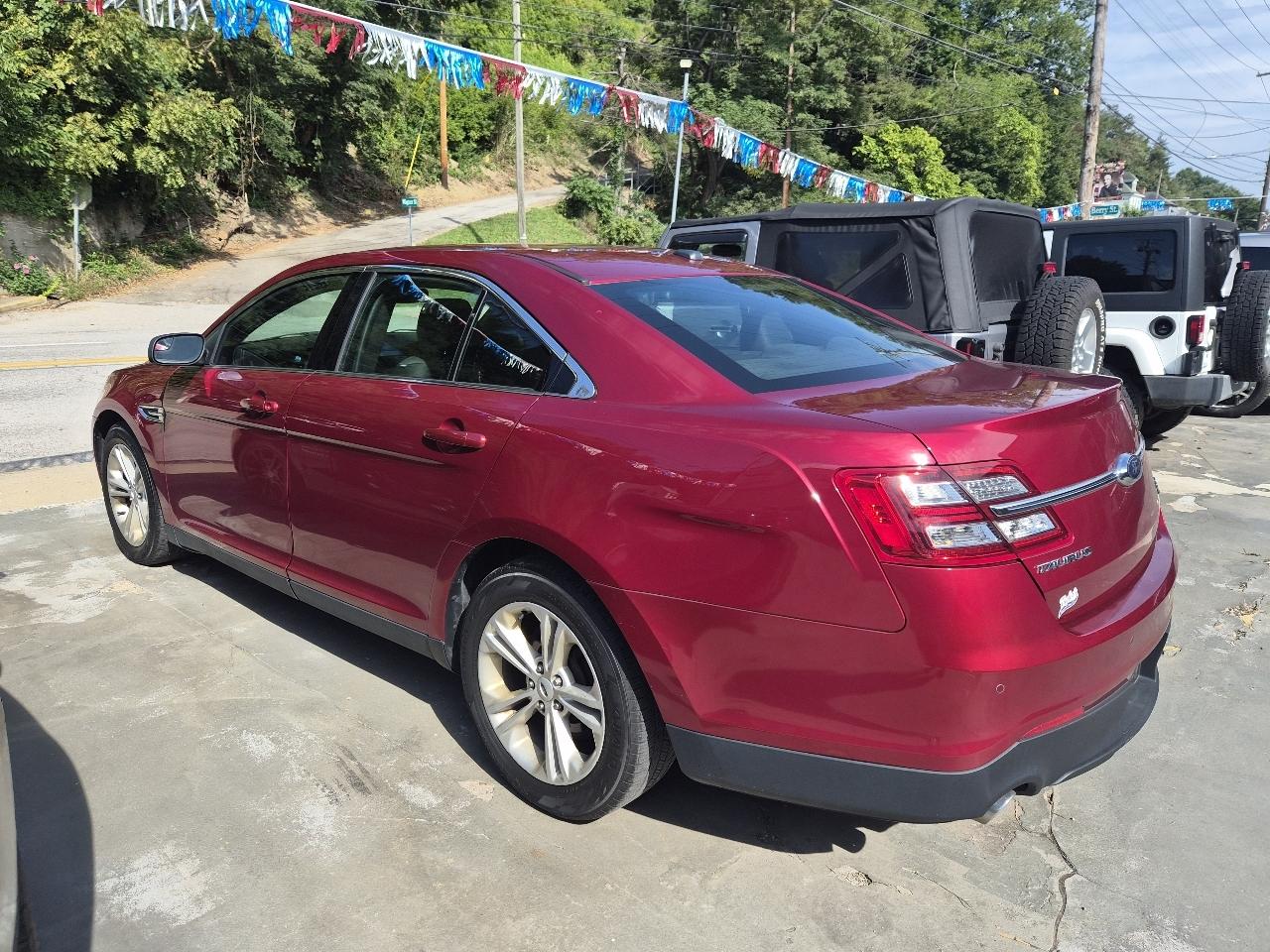 Ford Taurus SEL AWD 2017
