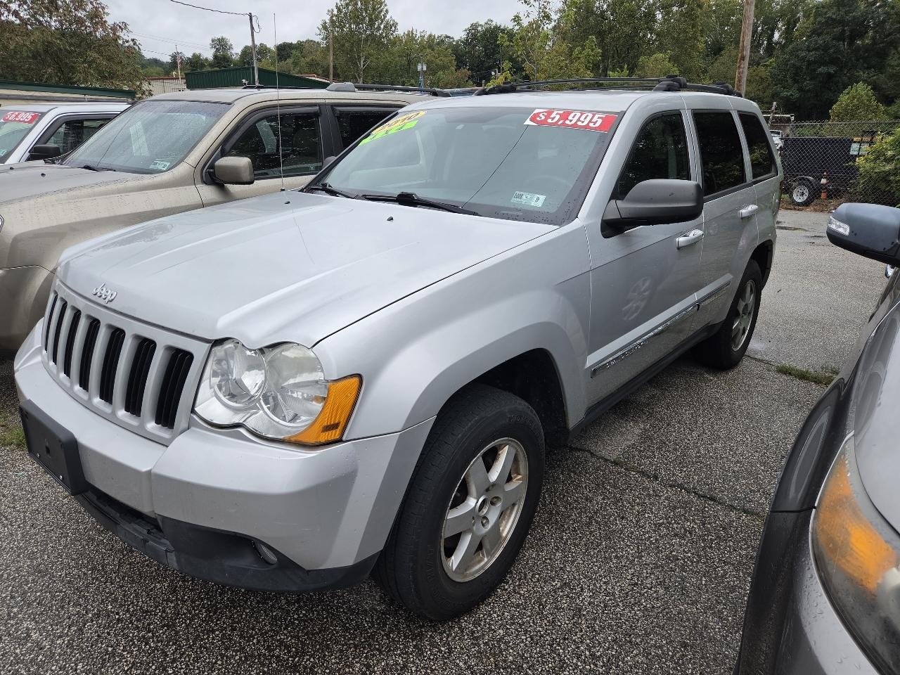 Jeep Grand Cherokee photo 2