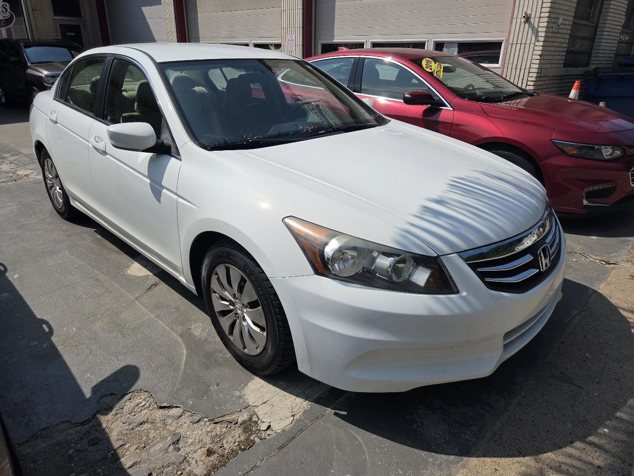Honda Accord LX sedan AT 2012