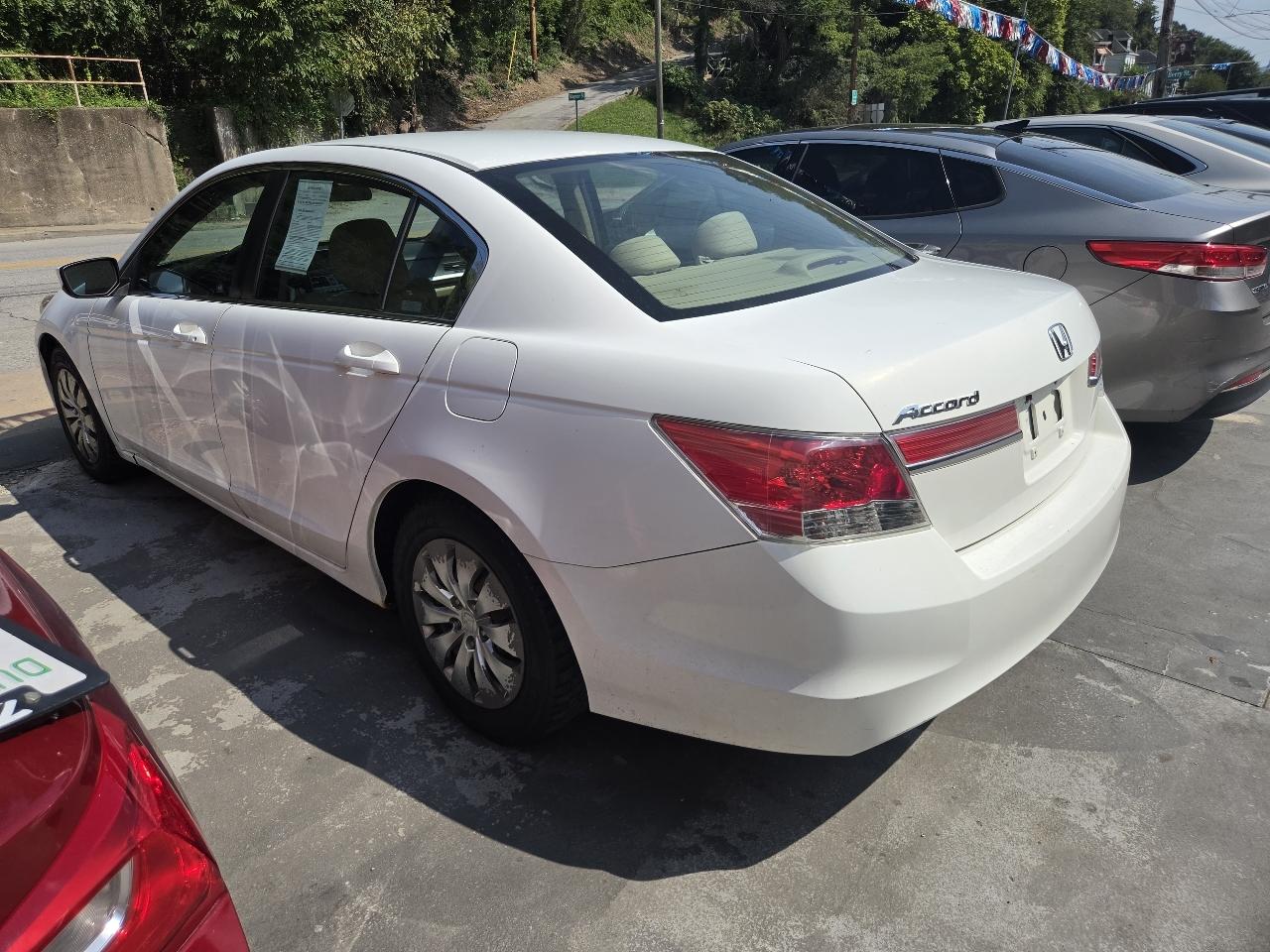Honda Accord LX sedan AT 2012