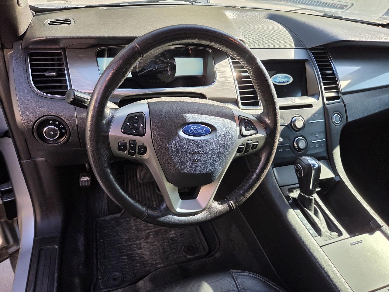 Ford Taurus photo 5