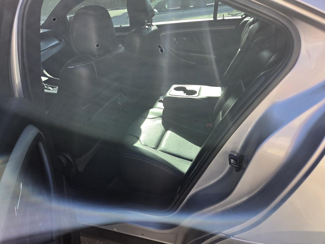 Ford Taurus photo 8